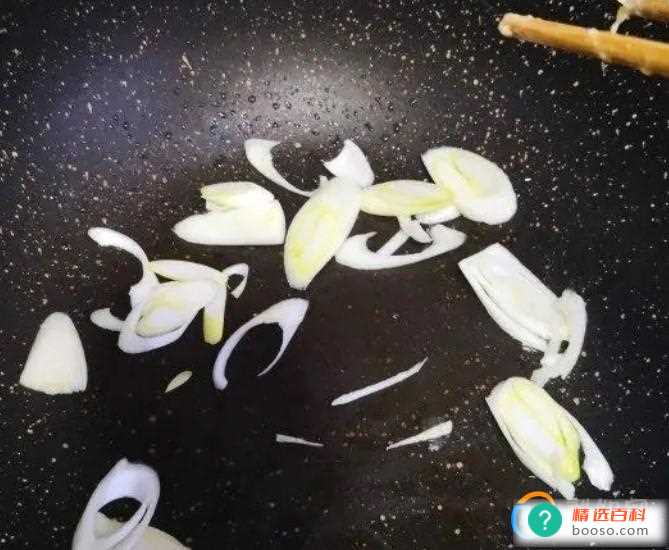 制作大葱炒鸡蛋的简单做法