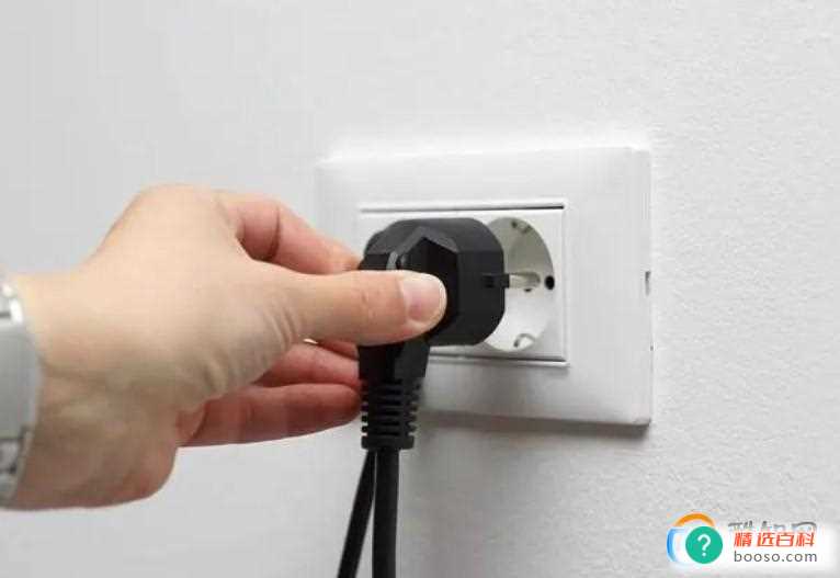 单手拔充电器会触电吗(单手拔充电器形成危害的原因)