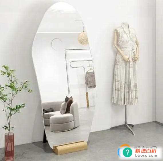 服装店的镜子都显瘦吗(服装店镜子为什么会显瘦)