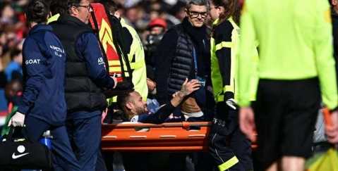 内马尔被担架抬出场外了吗(法国足球甲级联赛第24轮:巴黎圣日曼足球队主场对战里尔)
