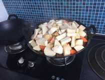 红烧牛肉的简单做法?红烧牛肉怎么做好吃又嫩