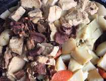 红烧牛肉的简单做法?红烧牛肉怎么做好吃又嫩