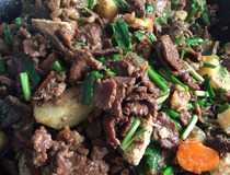 红烧牛肉的简单做法?红烧牛肉怎么做好吃又嫩