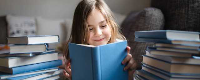 抽刀断水水更流下一句诗是什么?抽刀断水水更流出自哪首诗