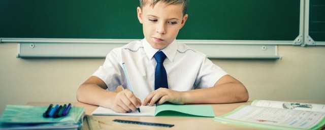 其实不太冷作文_如果骄傲没有被现实大海冷冷拍下