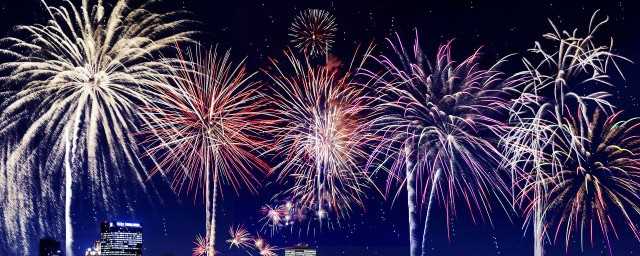 烟花易冷的意思是怎么解释(烟花易冷的意思是什么)?