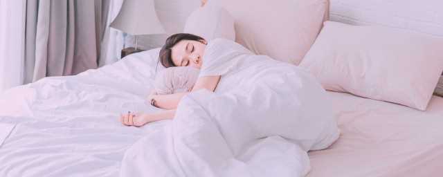 生当做人杰的下一句是?生当作人杰的下一句是什么?