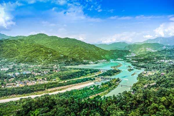 成都到都江堰怎么最快?成都到都江堰怎么坐车方便?(成都到都江堰)