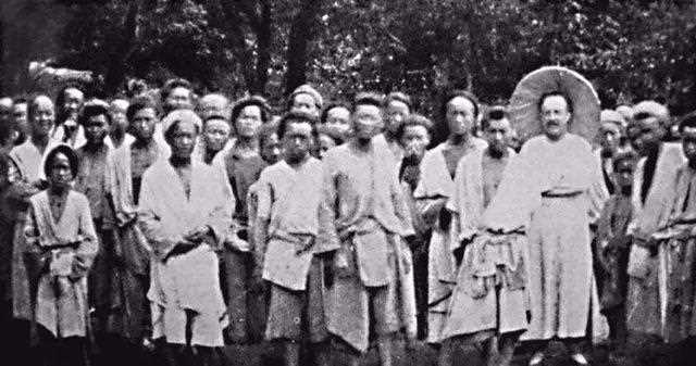 改变苗族历史的英国传教士伯格理_重思传教士——被尊为“苗王”(苗王)