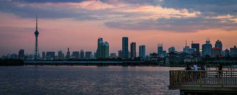 日近黄昏代表的城市_日近黄昏打一城市(日近黄昏)