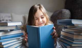 鲁宾逊漂流记作者介绍（《鲁宾逊漂流记》简介）(鲁滨逊漂流记作者)