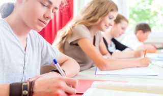 舔应该有哪些组词呢?舔的组词(舔组词三年级)