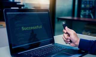 显示器模糊怎么办?显示器模糊怎么解决?(电脑显示器模糊)