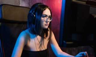 PS中怎么羽化选项（ps怎么使用羽化）?(羽化怎么用)