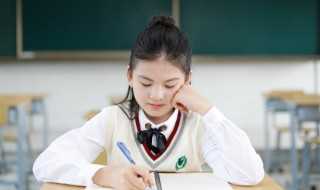 日出江花红胜火春来江水绿如蓝的出处?日出江花红胜火春来江水绿如蓝的意思是什么(日出江花红胜火 春来江水绿如蓝的意思)