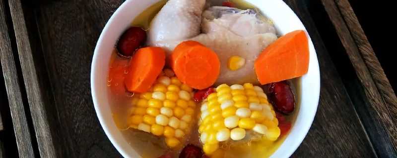 鸡汤里面可以放什么蔬菜?鸡汤里适合煮哪些蔬菜?(鸡汤炖什么菜好吃)