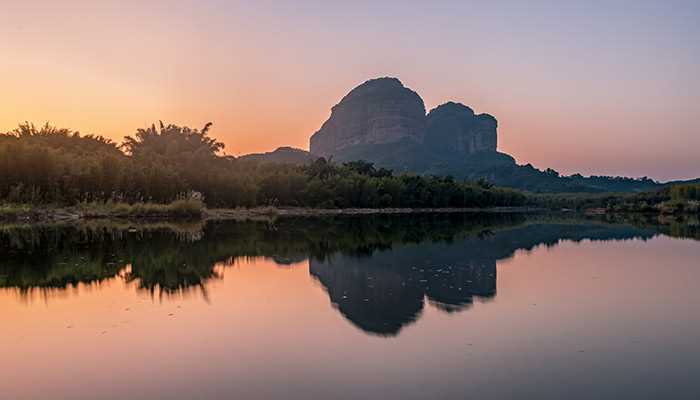 丹霞山在哪个省?丹霞山在哪里?(丹霞山在哪里)