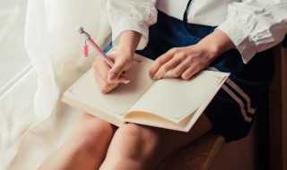 云想衣裳花想容_春风拂槛露华浓全诗_云想衣裳花想容的意思(云想衣裳花想容 春风拂槛露华浓)