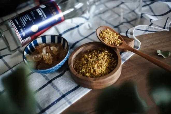 与桂花香撞个满怀！_杭州的秋天(西湖体育馆)