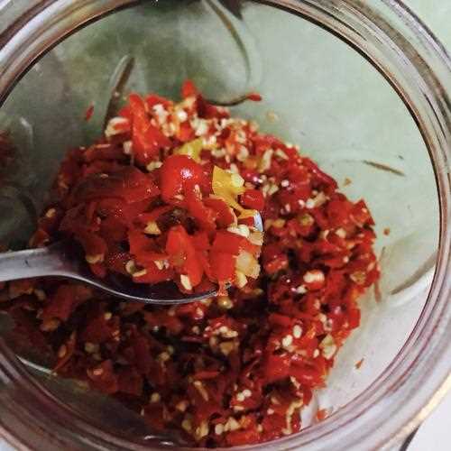 腌辣椒的腌制方法(腌辣椒的腌制方法和配料比例)