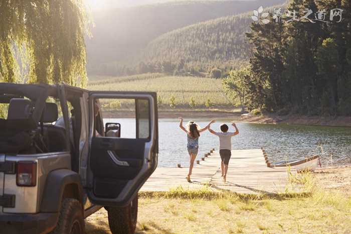 结冰路面驾驶注意事项_防连环追尾事故(沈阳冻雨已致10起连环追尾事故)