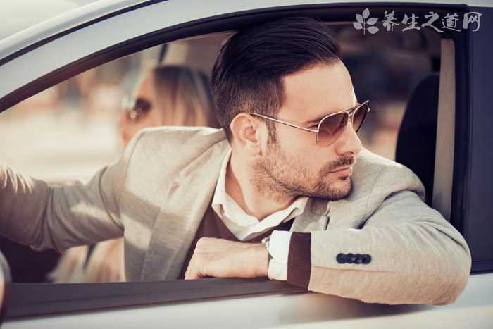 后倒车雷达怎么使用?(倒车雷达怎么用)